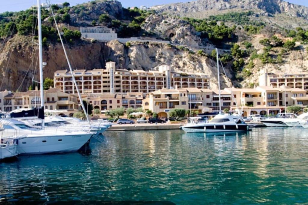 Apartamento En Lujoso Puerto Deportivo 阿尔啼 外观 照片
